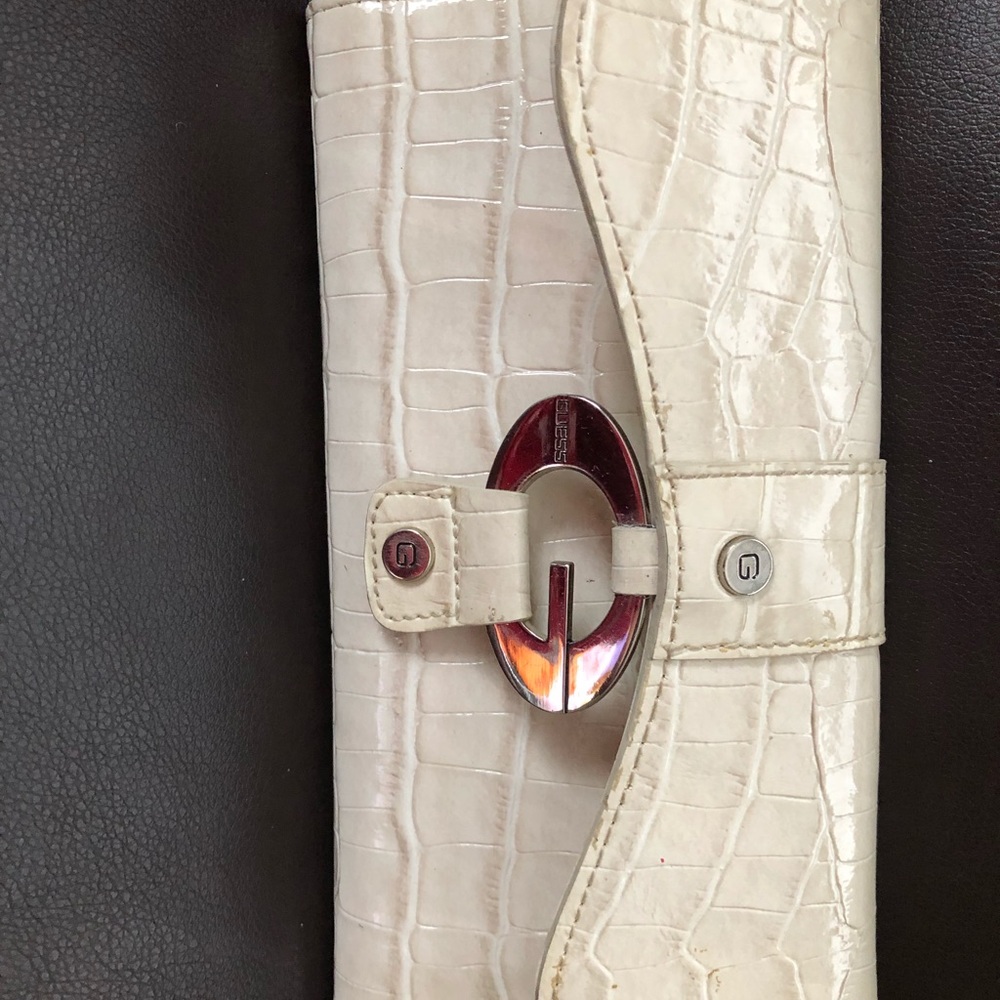 Guess wallet